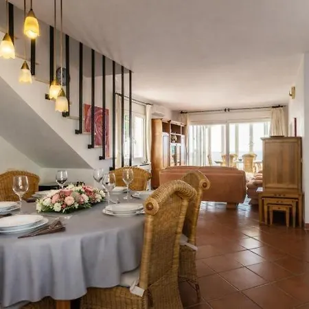 Uhe By Danlux Invest Holiday home *